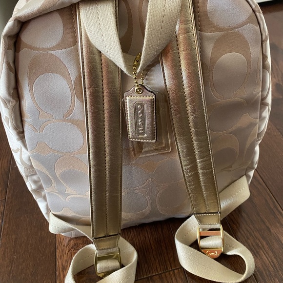Coach backbag, never used it. It’s in very good condition - Picture 13 of 13